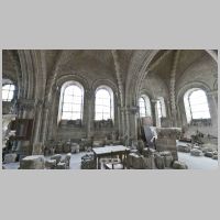 Saint-Leu-d'Esserent, photo on mappinggothic.org, Narthex chapel triforium.jpg
